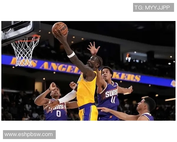 湖人3新援全面发挥！艾顿控制内线，斯玛特强防卫，拉拉维亚奇兵